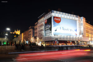 cocacola_lightair_habillage_communicant_microperfore__2_1000.jpg