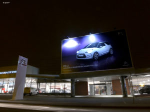 Toile_Tendue_Fac_ade_Communicante_SlimBox_Citroen_Light_Air_1_1000.jpg