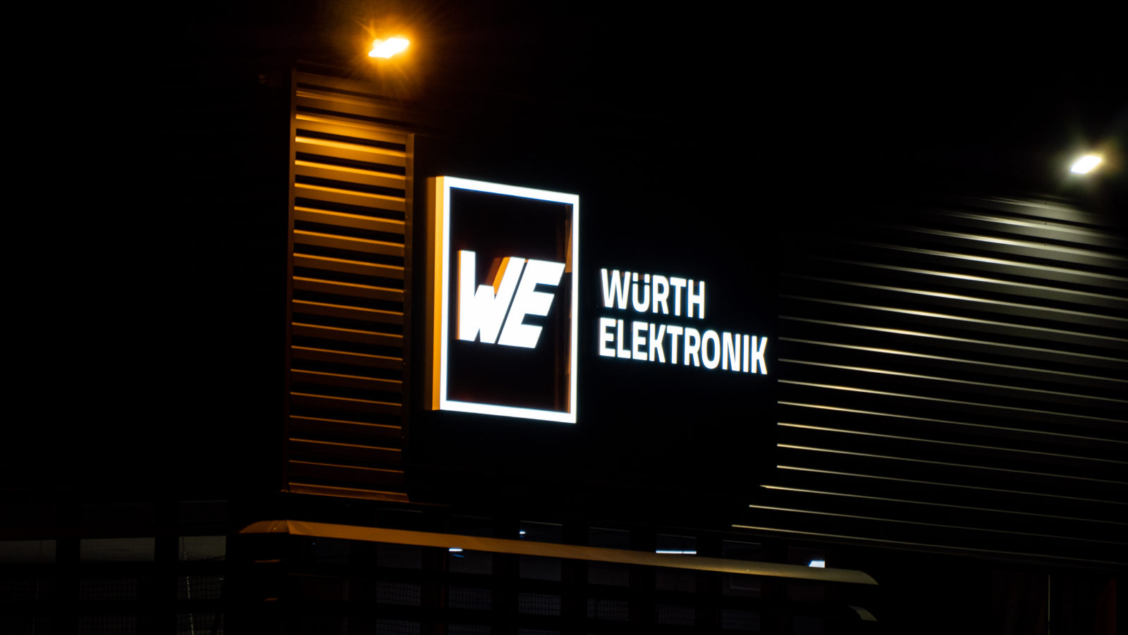 wurth-elektronik-enseignes-traditionnelles-batiment-communicant-lightair