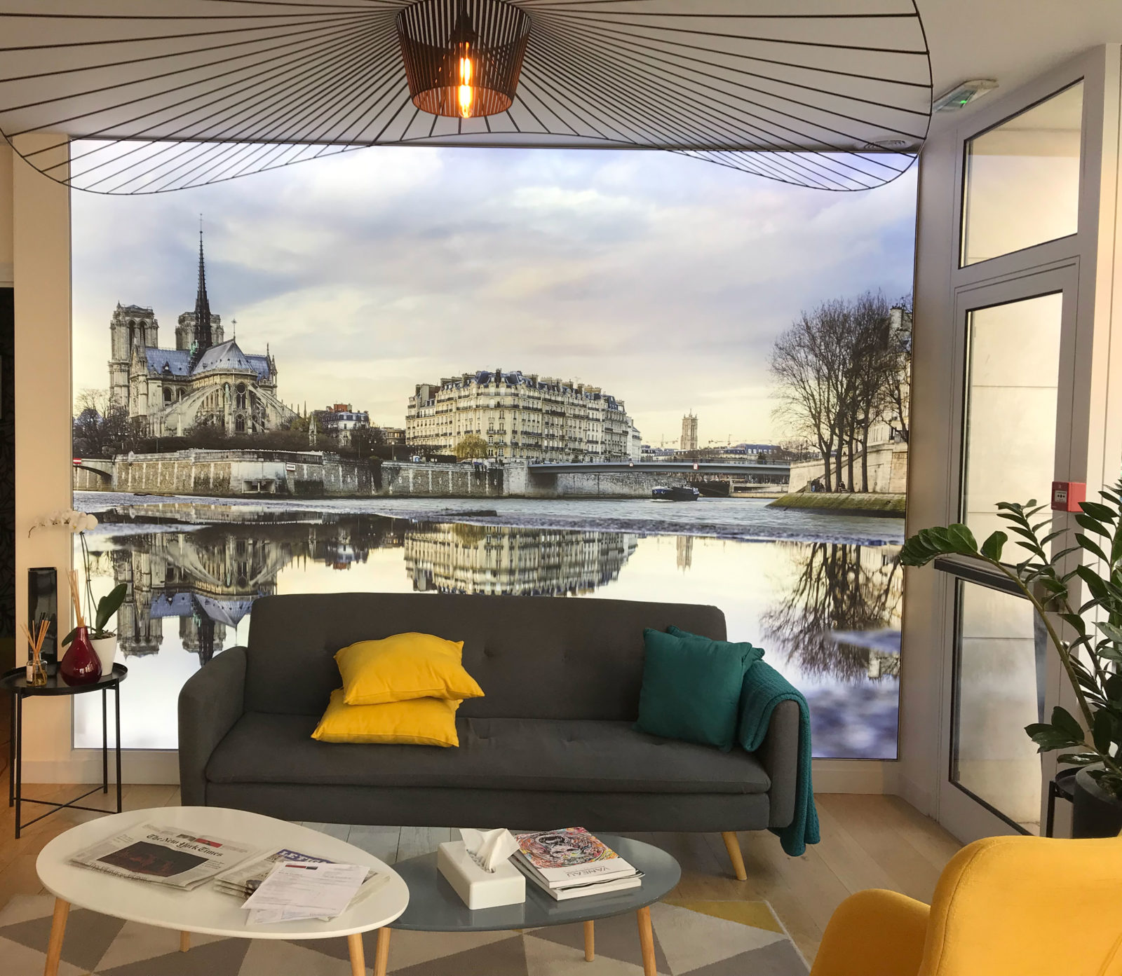 caisson-lumineux-interieur-lightbox-easy-deco-murale-hotel-apollon-paris-2019-11