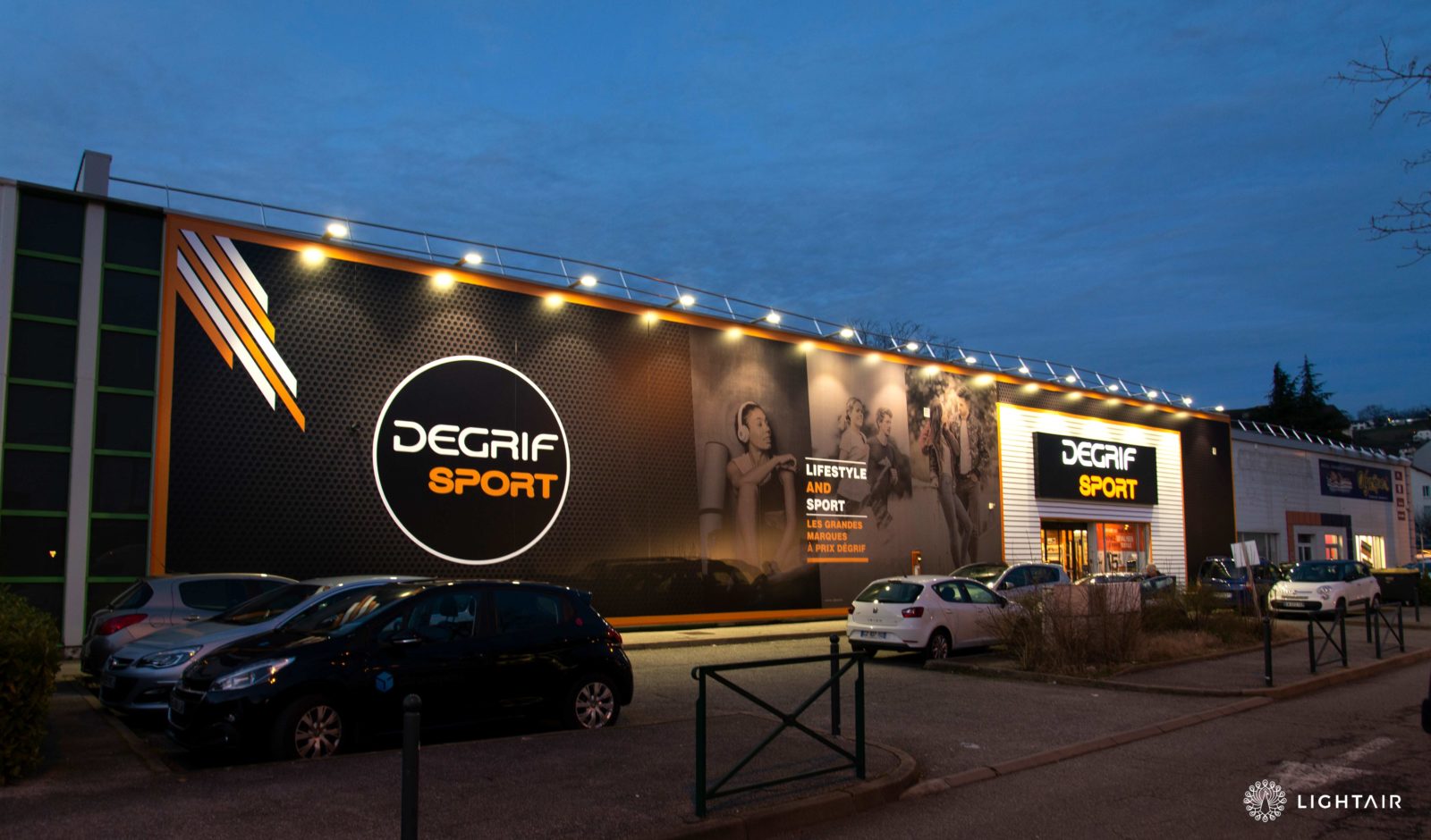 bâche-publicitaire-grand-format-degriffsports-aixlesbains