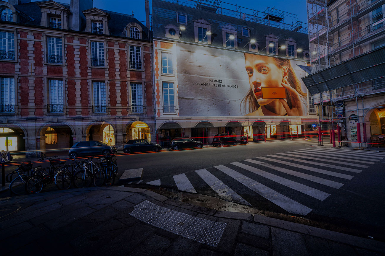 affichage publicitaire grand format paris Place Vosges