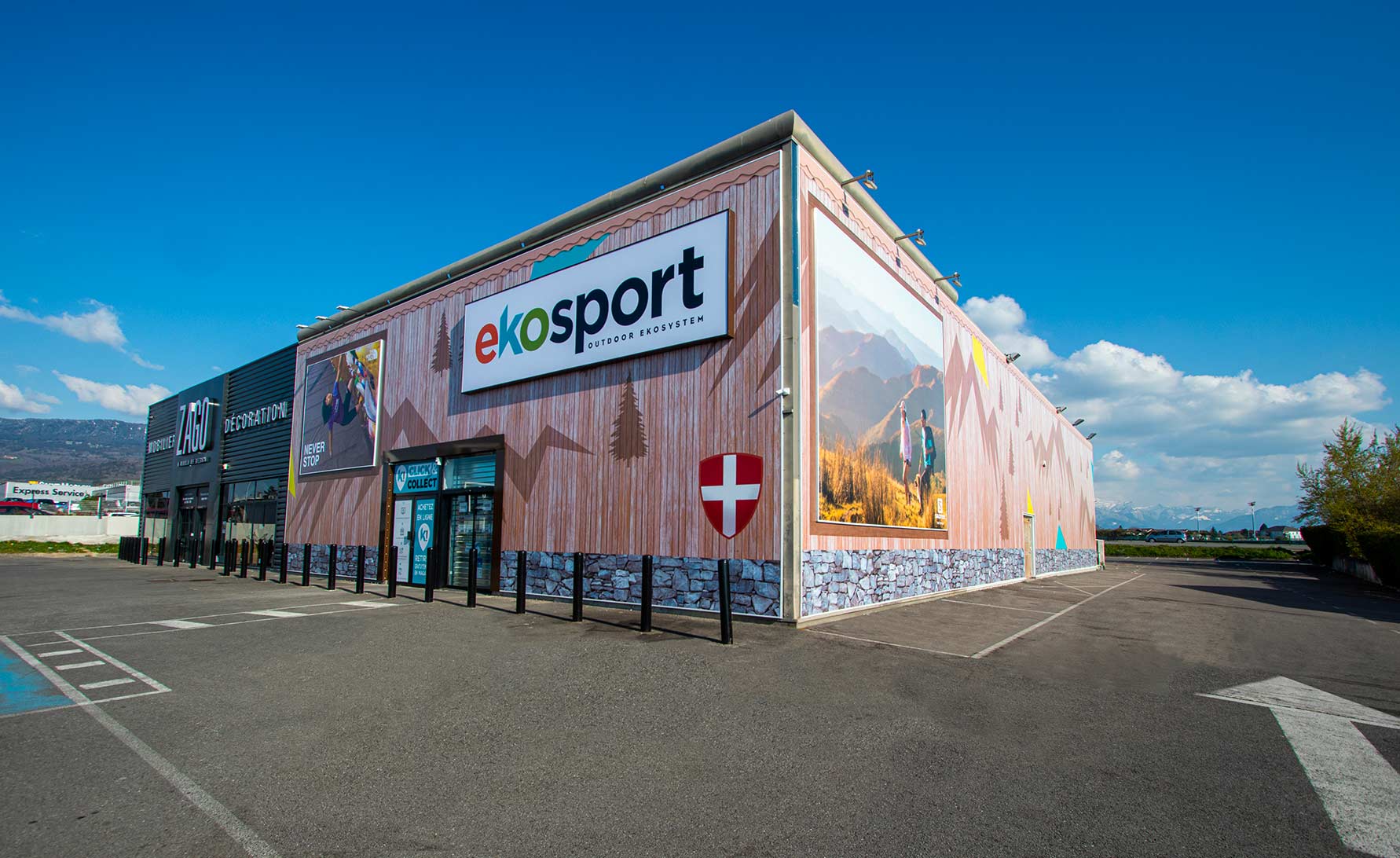 Bâche sur bâtiment : Ekosport sublime l’ouverture de son nouveau magasin