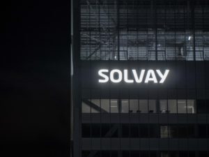 enseigne-lumineuse-solvay-lyon-communication-sur-igh