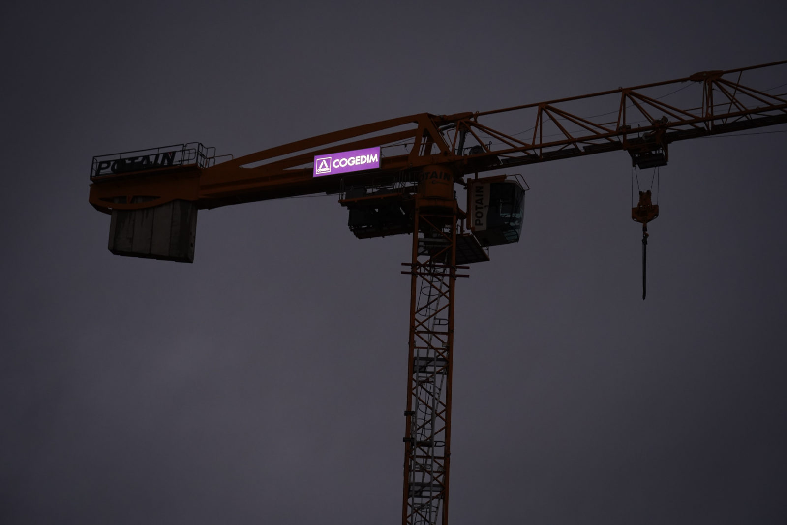 communication-de-chantier-lightBox-grue-cogedim