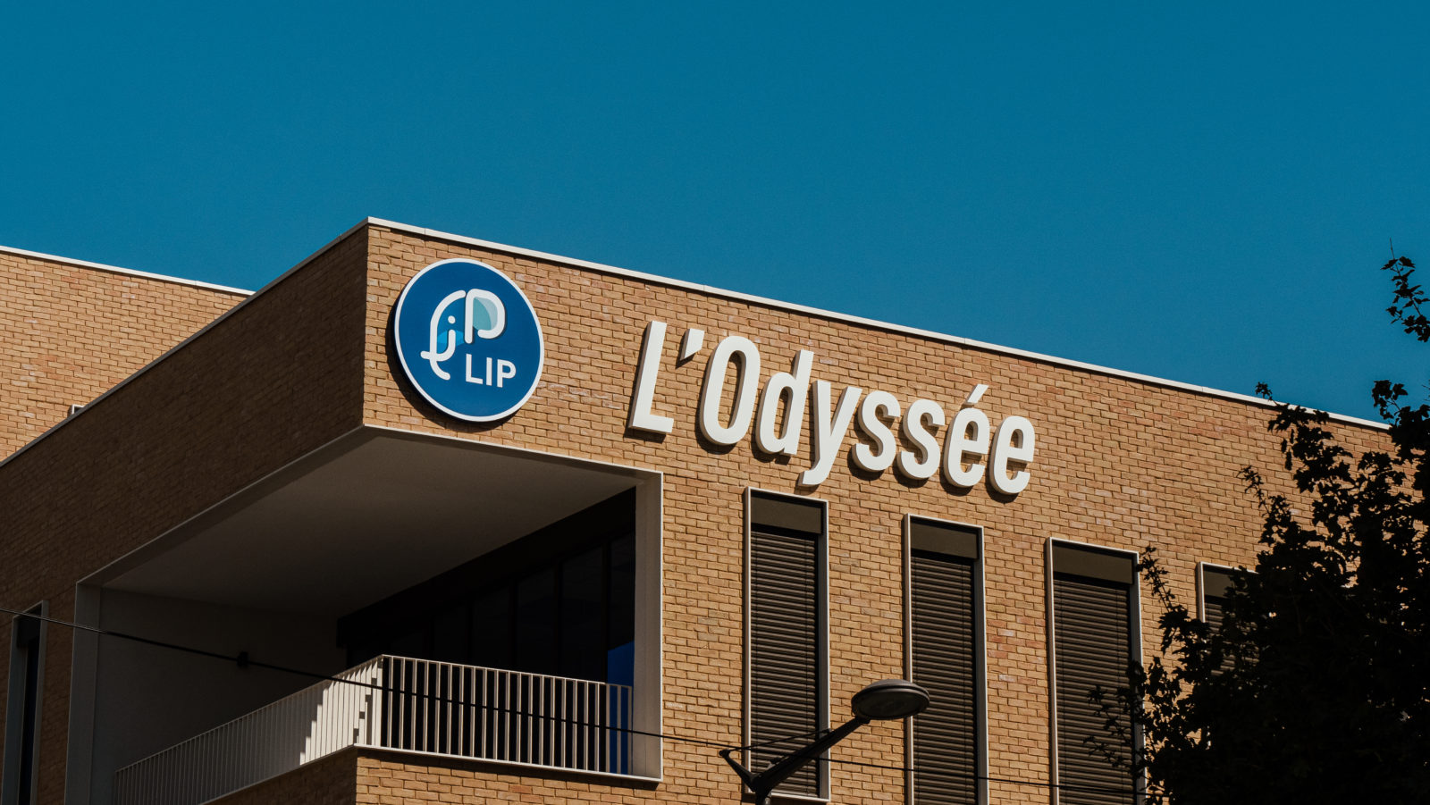 enseignes-de-resaeux-enseigne-traditionnelle-LIP-lyon