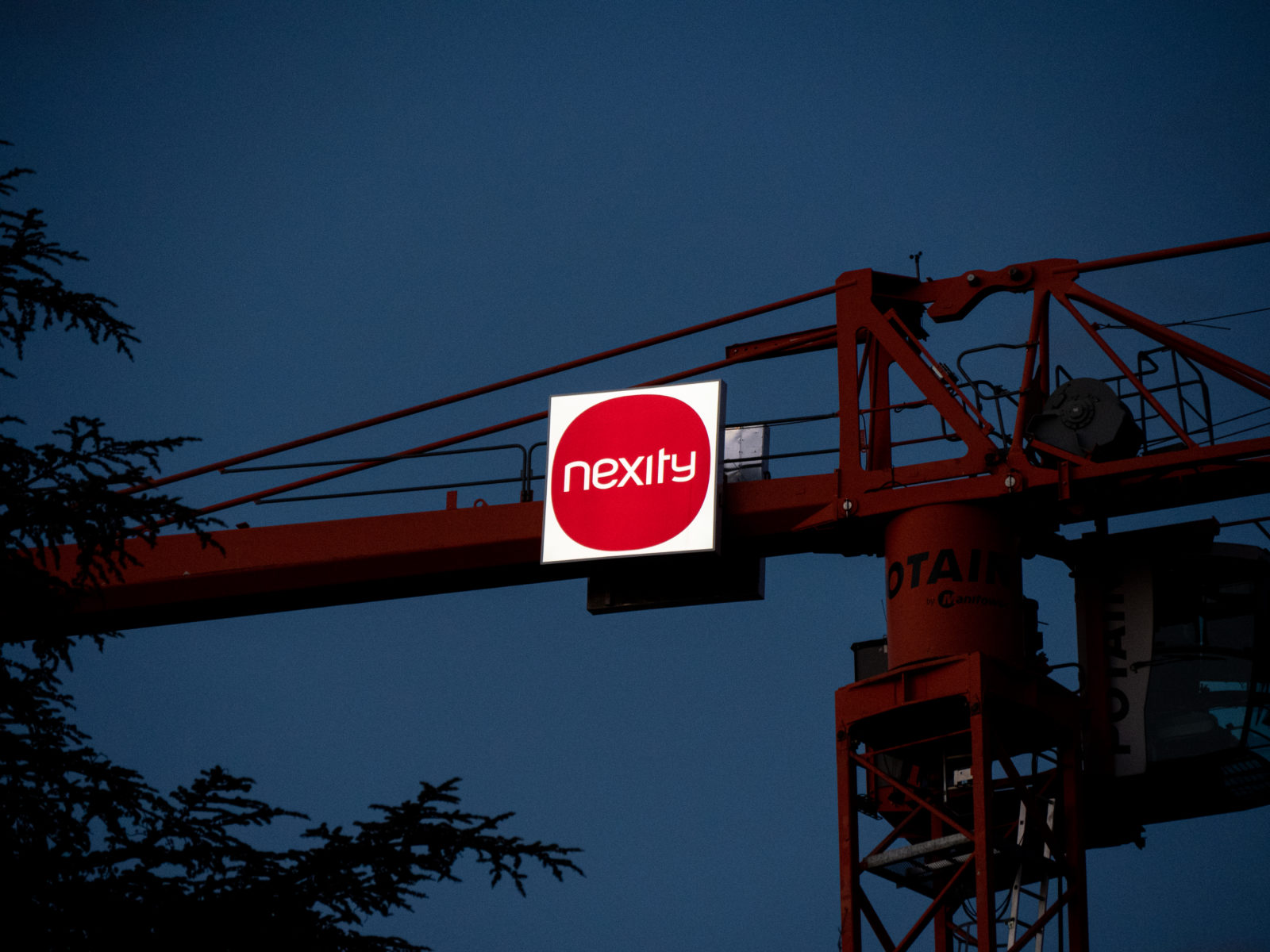 lightboxgrue-enseigne-communication-de-chantier-nexity-lightair