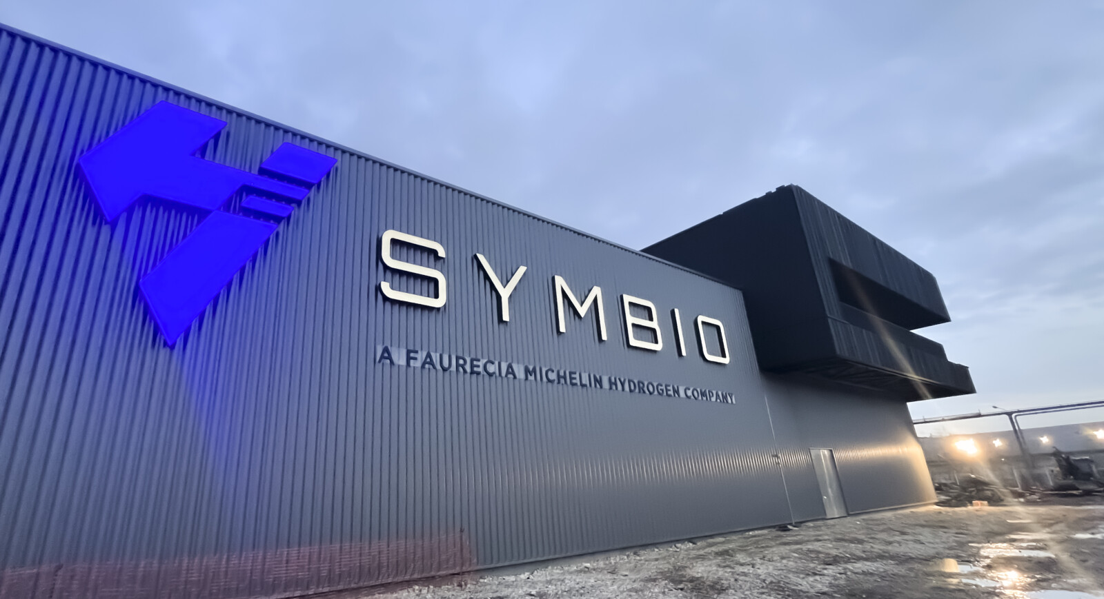 enseigne-lumineuse-usine-symbio-lightair
