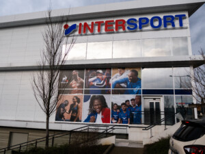 intersport-habillage-point-de-vente-covering-adhesif-champagne