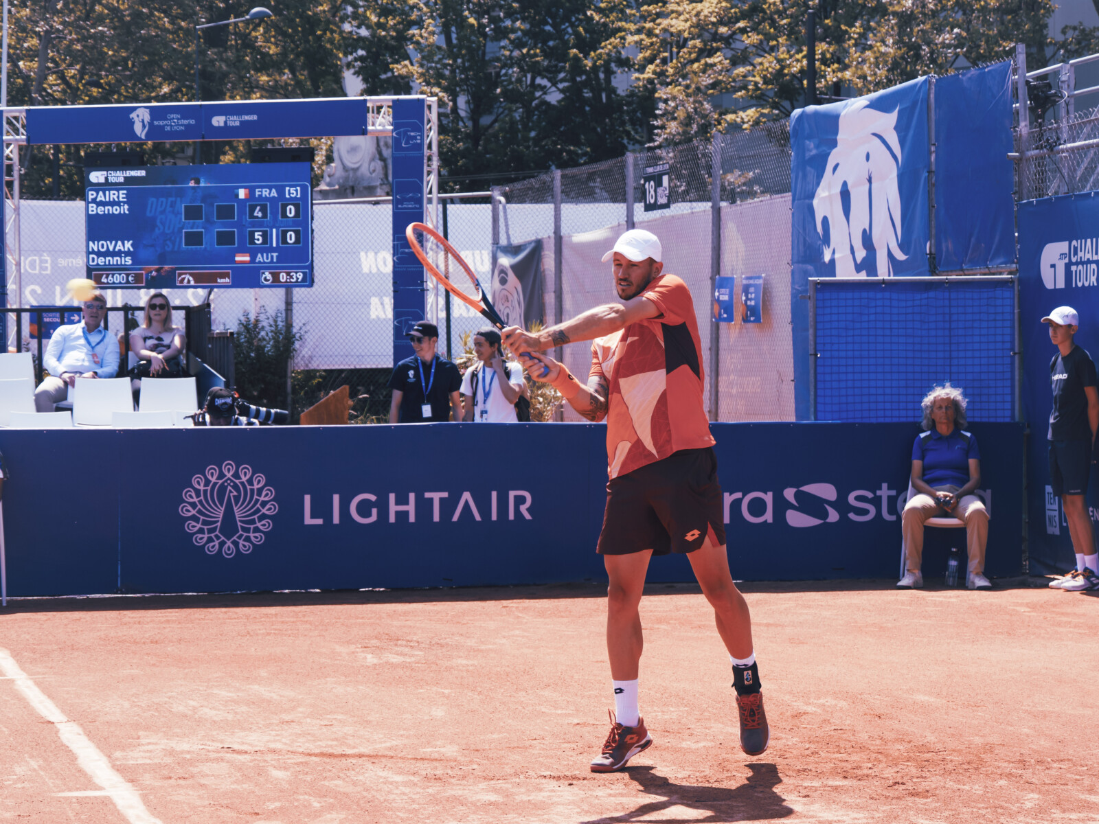 habillage-événementiel-opensoprasteria-lightair-toiles-tendues-bords-de-courts