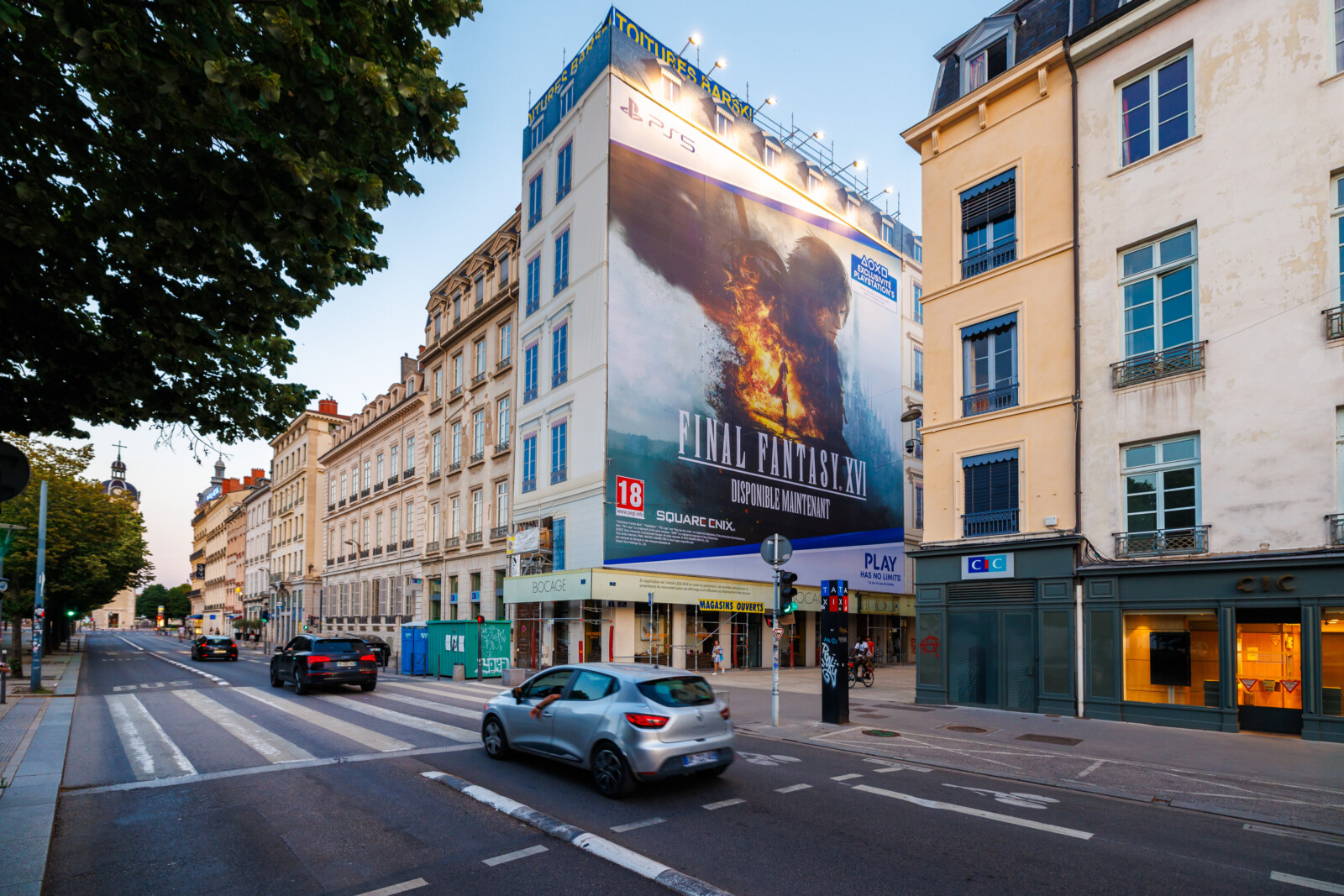 impression-grand-format-lightair-playstation-bellecour-lyon-bache-tendue-publicité-sur-immeuble