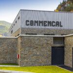 enseigne-lettres-boitier-commencal-illumine-andorre