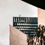 enseigne-traditionnelle-lumineuse-apicil-lyon