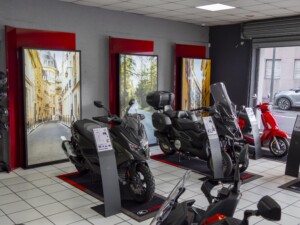 habillage-interieur-concessionnaire-kymco-villeurbanne