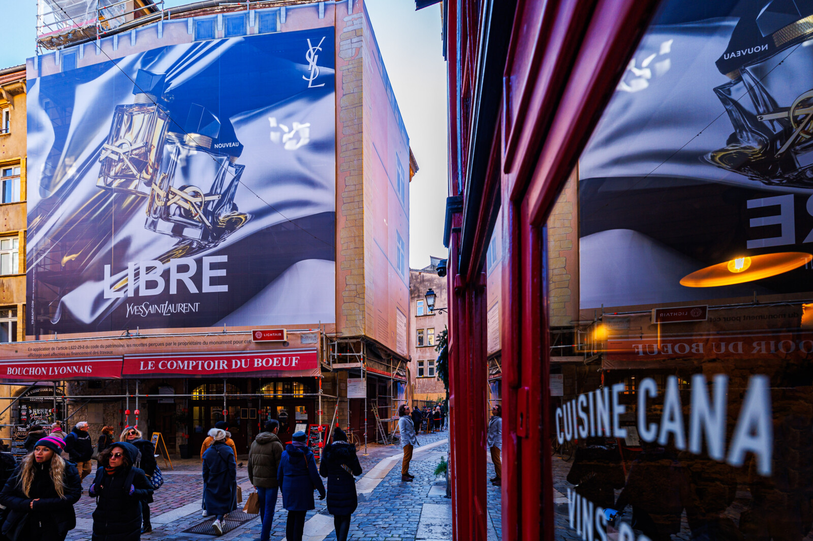 affichages-publicitaires-xxl-yves-saint-laurent-lyon