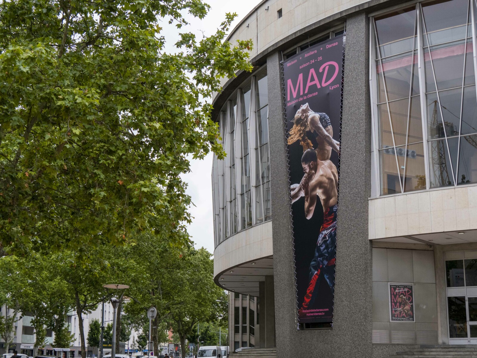 habillage-de-facade-maison-de-la-danse-lyon