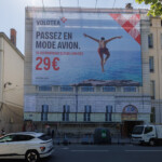 Achat-espace-publicitaire-XXL-Volotea-Place-Bellecour-Lyon