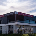 Adhésif-enseigne-solution-flexible-promotion-locaux-Actipole