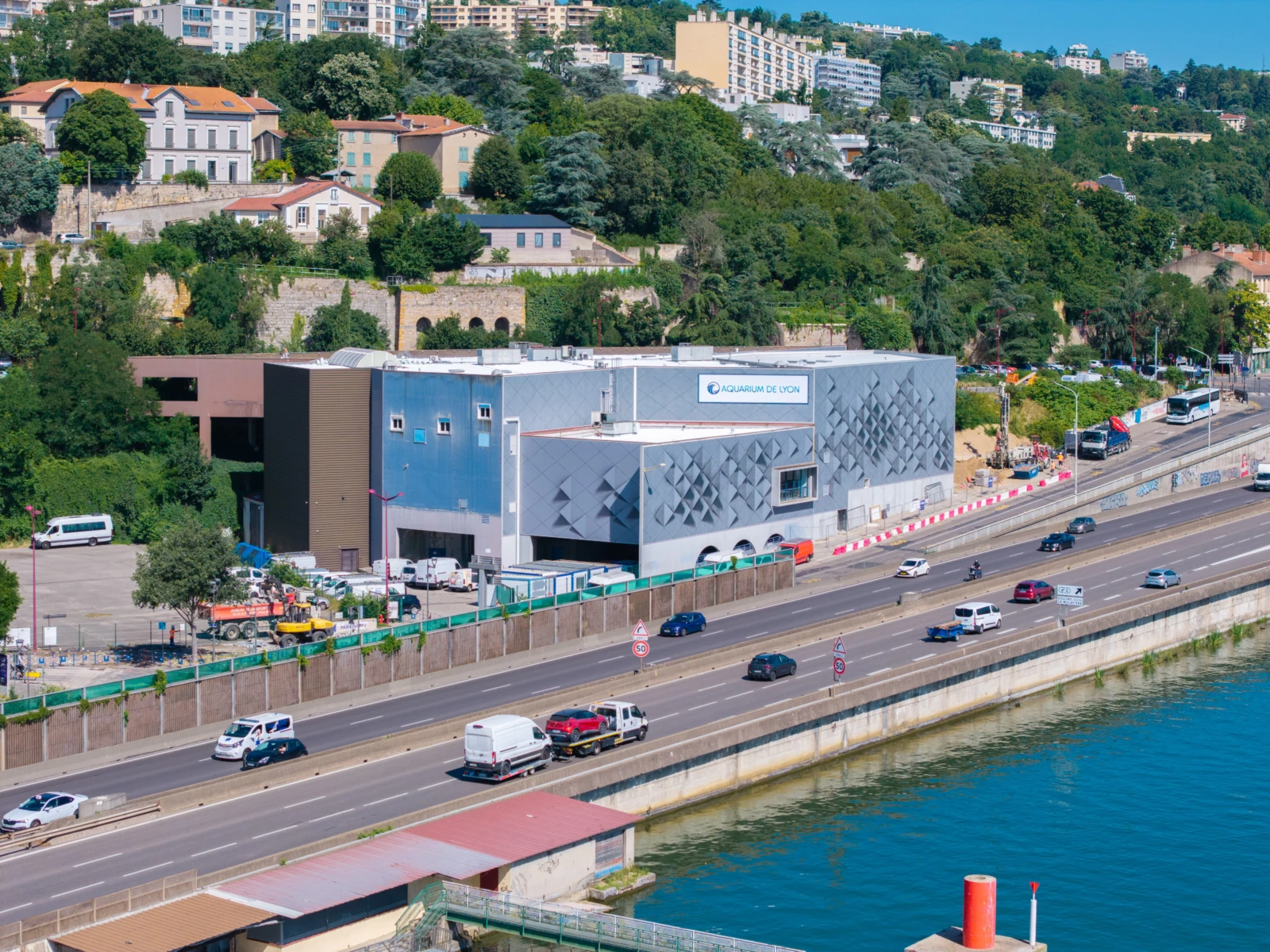 embellir-facade-sans-travaux-aquarium-lyon