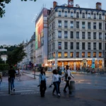 Publicité-grand-format-Lyon-toile-IKEA-Place-Bellecour