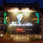 Publicité-grand-format-Lyon-toile-NETFLIX-Place-Bellecour