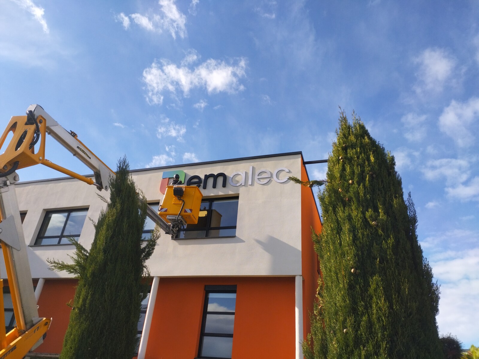 déploiement identité visuelle siège