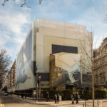 Enveloppe de chantier Avenue Montaigne pour Giorgio Armani, façade intégrée et premium par LightAir