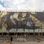 Enveloppe de chantier Avenue Montaigne pour Giorgio Armani, façade intégrée et premium par LightAir