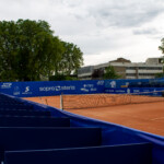 Toile tendue en fond de court posée par LightAir pour la signalétique de l'événement sportif Open Sopra Steria à Lyon.