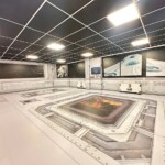 Aménagement intérieur immersif complet avec covering de sol effet hublot de sol par LightAir.