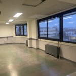 Pièce de l'UIMM du Rhône avant la pose de la signalétique immersive.