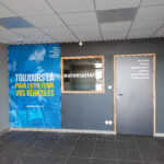 Décoration murale d'accueil et vitrophanie pour garage automobile à Dijon