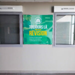 toiles tendues pour zone d'accueil client centre auto